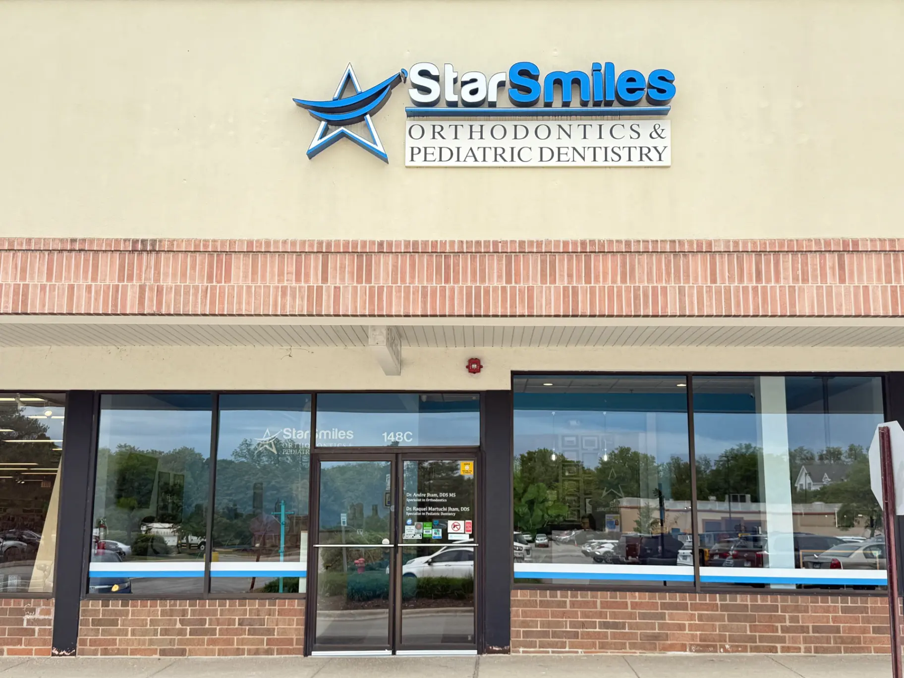 Star Smiles Orthodontics and Pediatric Dentistry office, top orthodontists in Bloomingdale, IL.