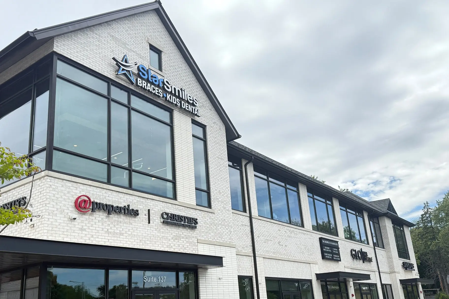 Star Smiles Orthodontics and Pediatric Dentistry clinic in Naperville IL